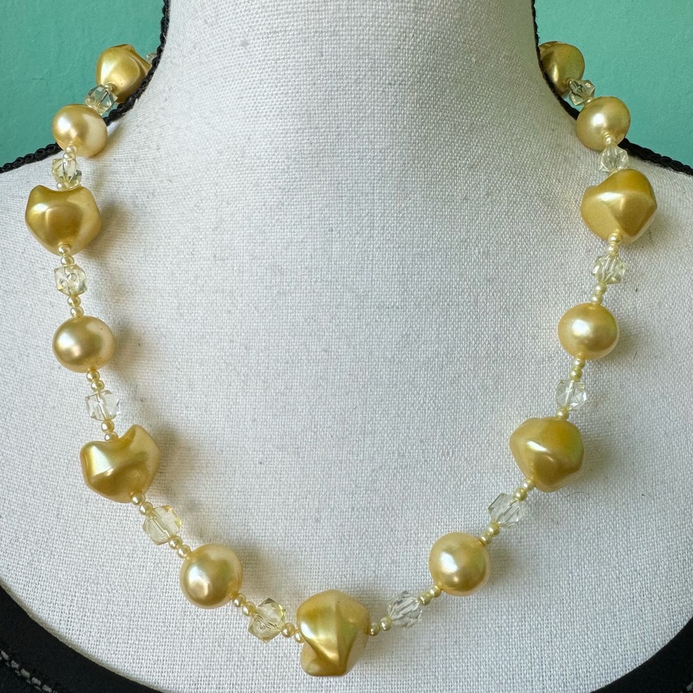 Vintage Japan Yellow Beaded Box Clasp Necklace Signed Grandmacore
